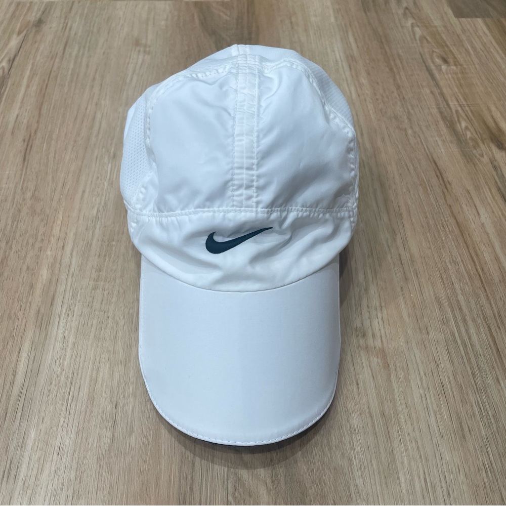 Nike Dryfit Women’s Hat white